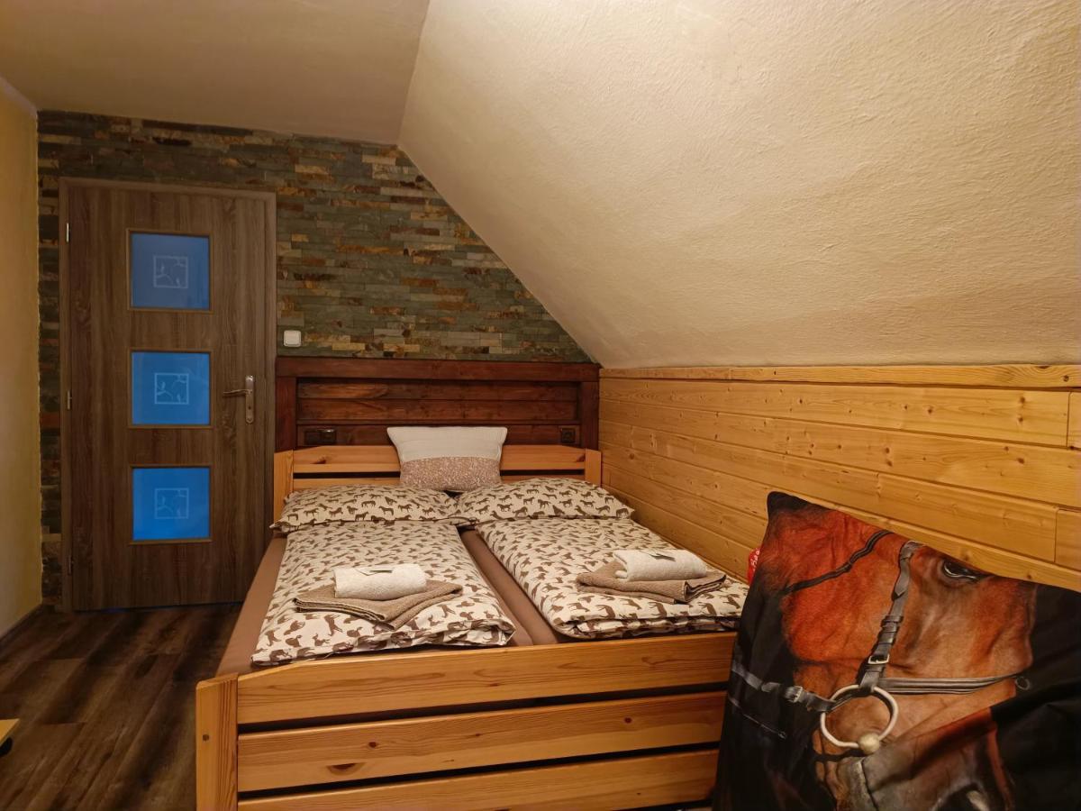 Jizdarna Malenovice Apartman Malenovice  Kültér fotó