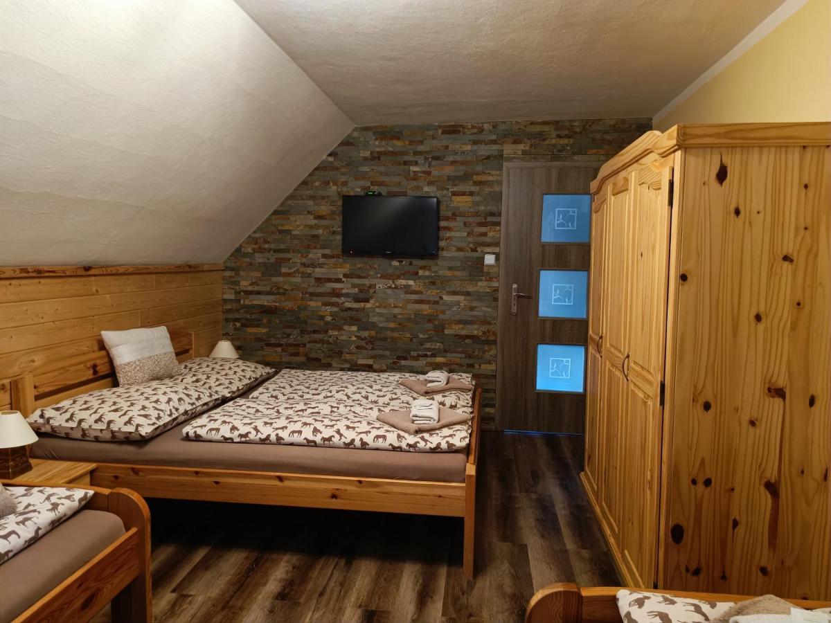 Jizdarna Malenovice Apartman Malenovice  Kültér fotó