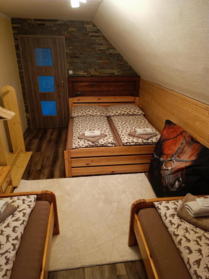 Jizdarna Malenovice Apartman Malenovice  Kültér fotó