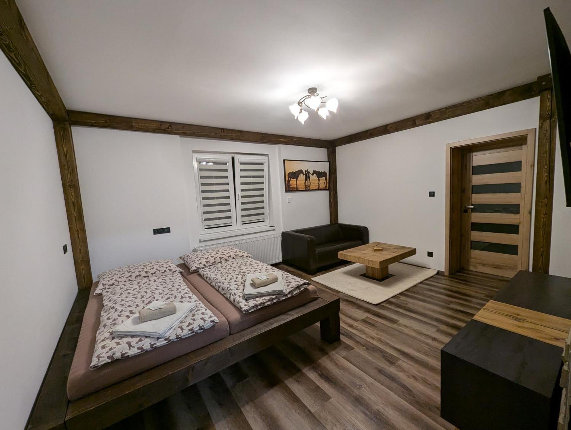 Jizdarna Malenovice Apartman Malenovice  Kültér fotó